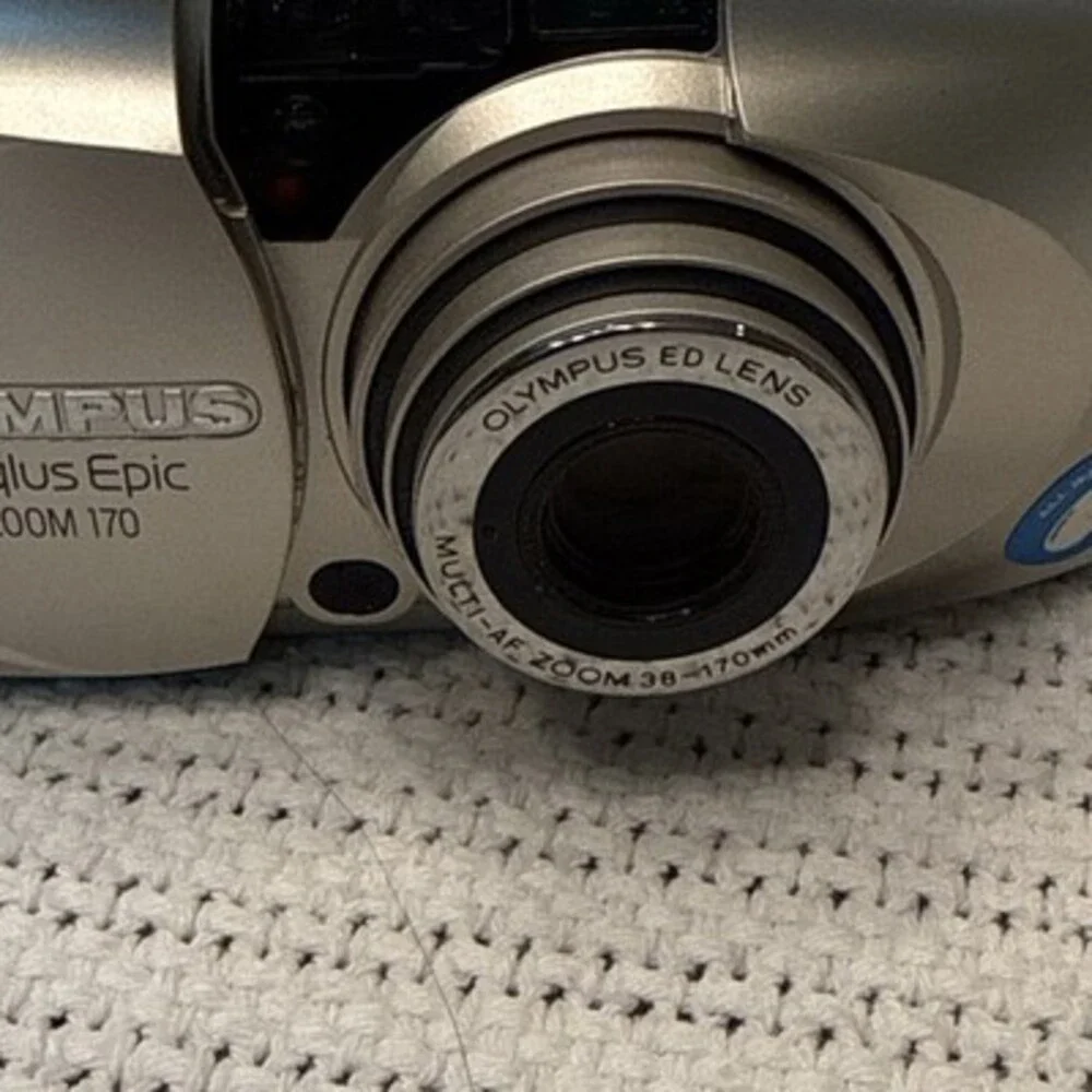 Olympus Stylus Epic Zoom 170 35mm Film Camera & Case